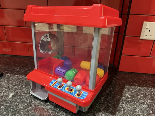 Candy grabber machine - machine, claw